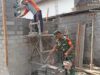 Wujud Kepedulian, Babinsa Koramil Sanankulon Bersama Warga Masyarakat Bantu Rehab Rumah Milik Bapak Karmono Wujud Kepedulian, Babinsa Koramil Sanankulon Bersama Warga Masyarakat Bantu Rehab Rumah Milik Bapak Karmono