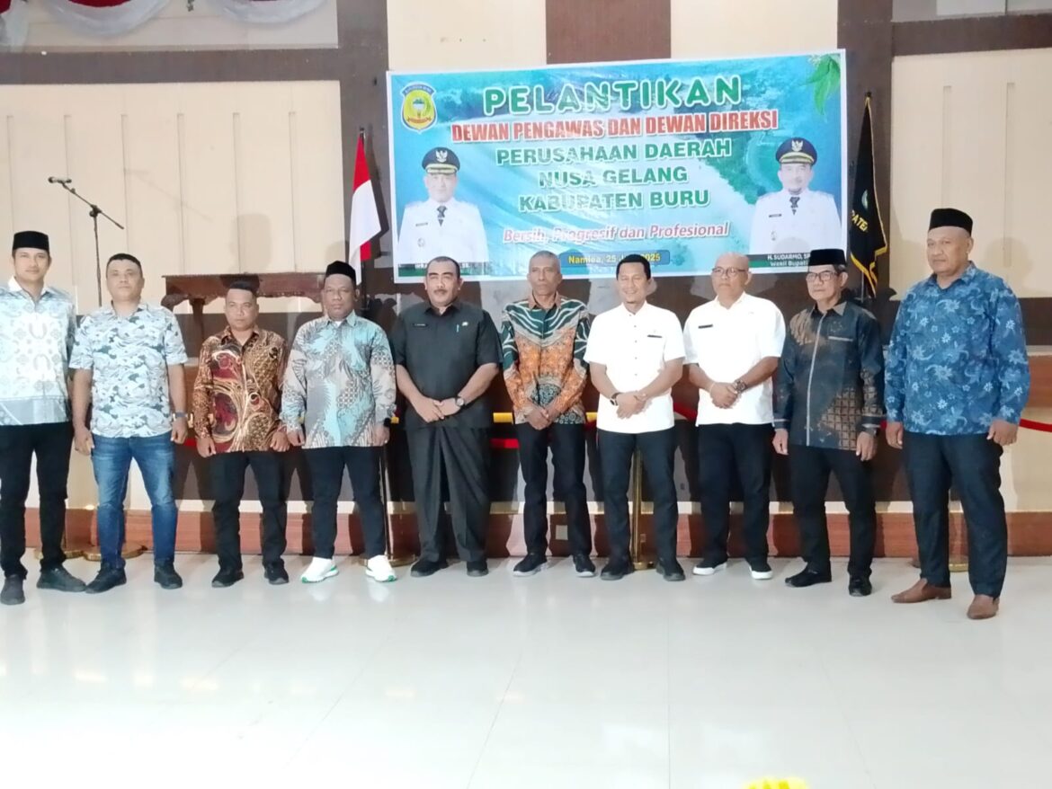 Sekda Kabupaten Buru, Lantik Tujuh Pengurus Dewan Pengawas dan Direksi Perusahaan Daerah Nusa Gelang Periode 2025–2030