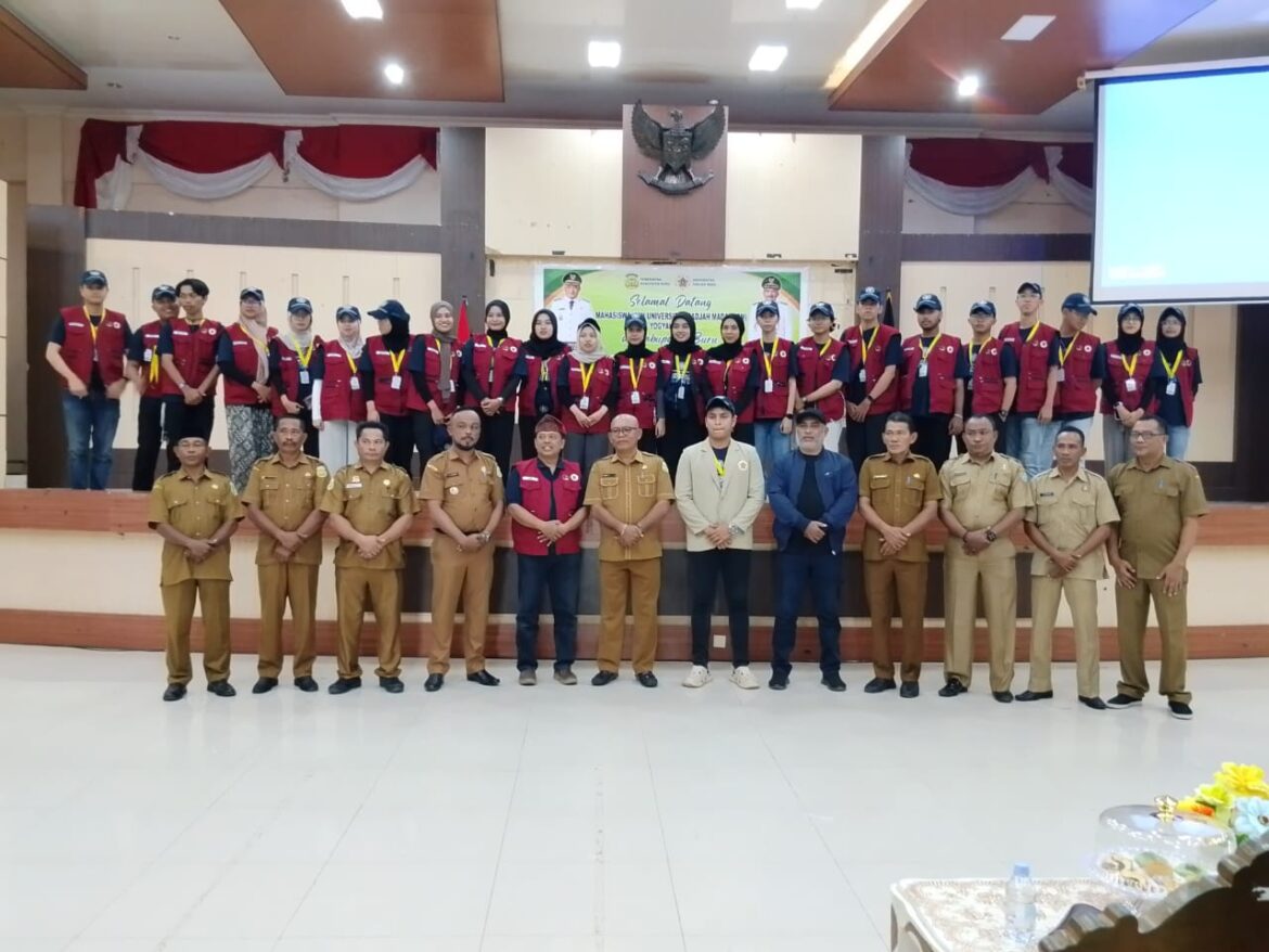 29 Mahasiswa KKN PPM UGM dan 1 Dosen Pembimbing siap di Tempatkan di 3 Desa Pada Kecamatan Waplauw