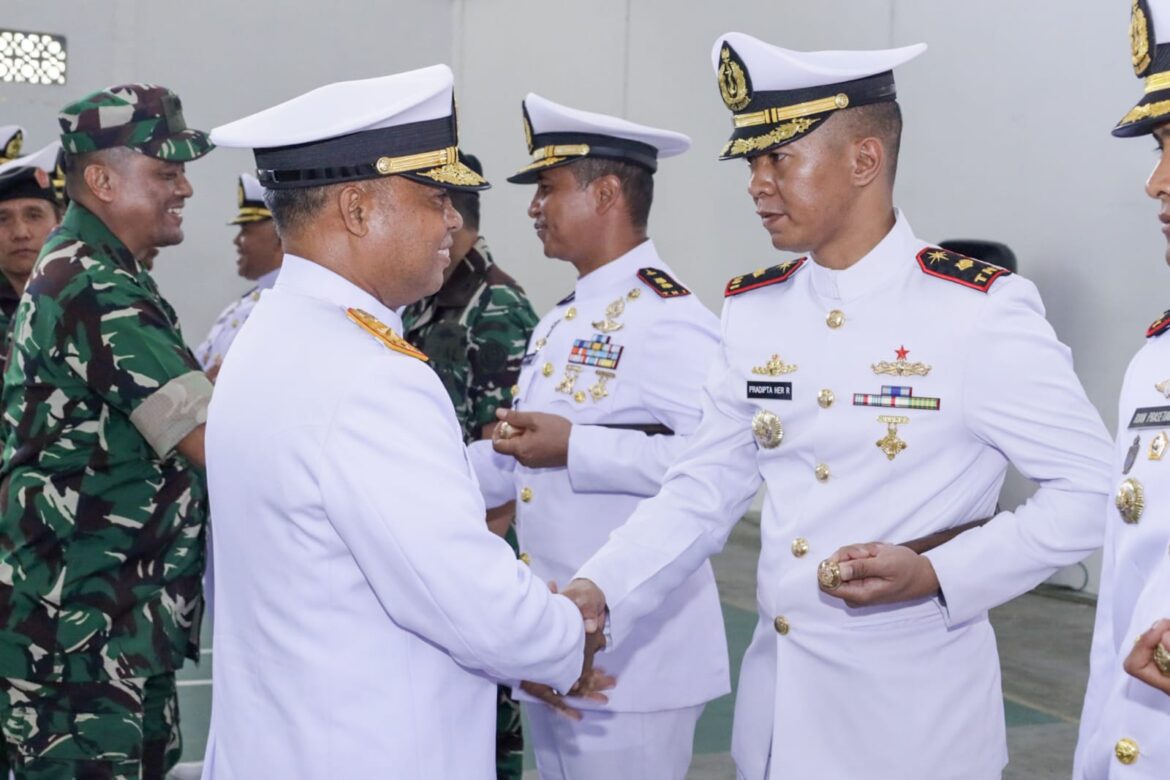 KODAERAL IX GELAR ACARA LAPORAN KORPS KENAIKAN PANGKAT PERWIRA DAN UPACARA KENAIKAN PANGKAT BINTARA-TAMTAMA MAKO KODAERAL IX