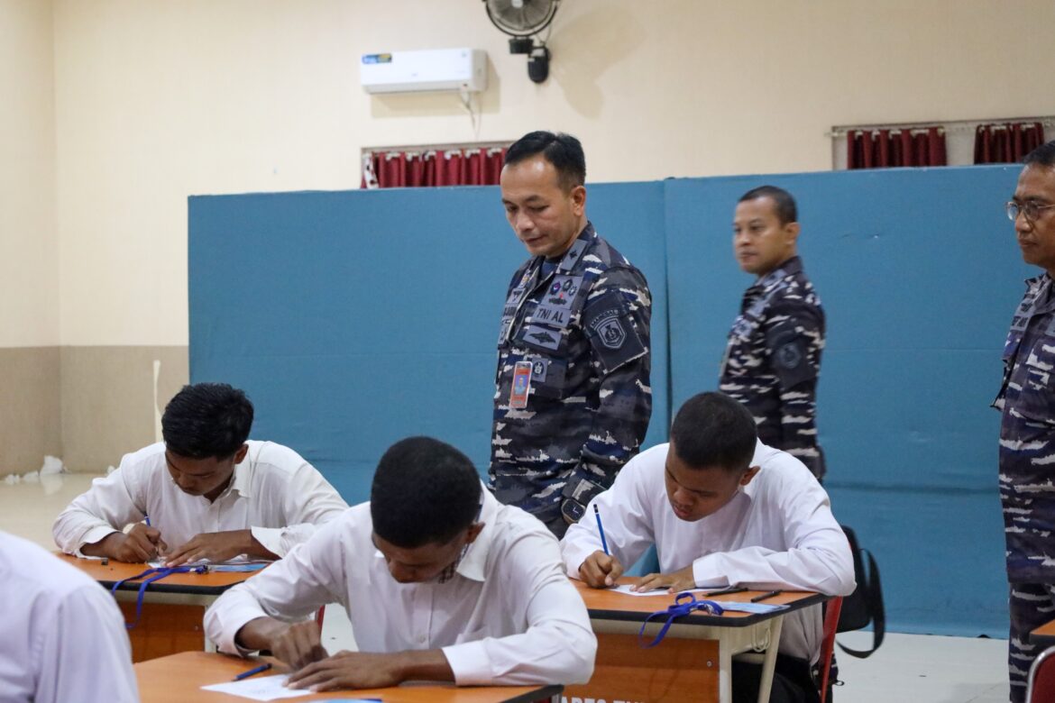 PANDA KODAERAL IX TERIMA TIM PENGAWASAN DAN PENGENDALIAN MABES TNI AL, JAGA TRANSPARANSI PROSES SELEKSI PENERIMAAN CALON BINTARA GEL. II DAN CALON TAMTAMA GEL. III TNI AL T.A.2025*